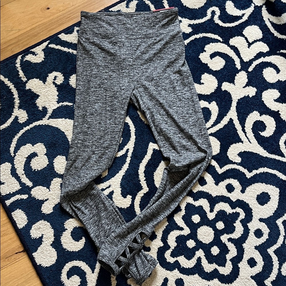 High Rise Macrame Gray Soft Leggings New Women’s Small